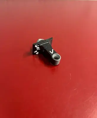 BMW X3 G01 Front door upper hinge 7333062