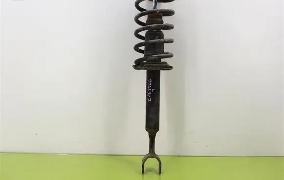 Front shock absorber with coil spring