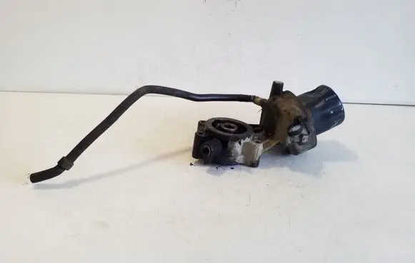 Nissan Pathfinder R51 Oil filter mounting bracket