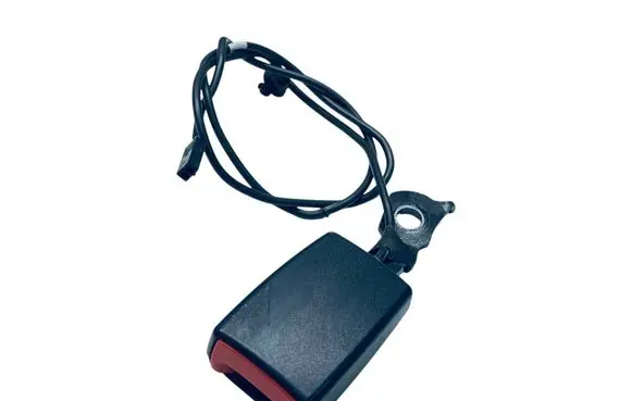 Front seatbelt buckle