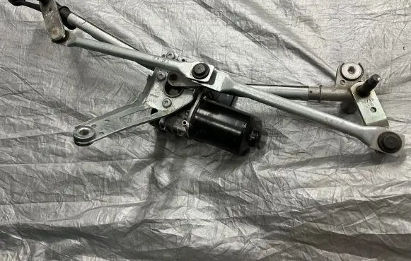 Volvo S60 Front wiper linkage and motor W000089887 8923089887 W000T05815