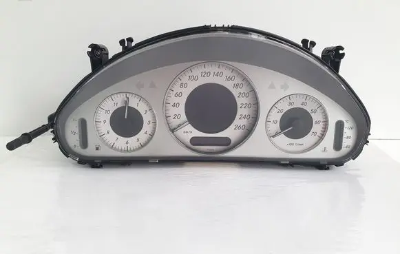 Speedometer (instrument cluster)