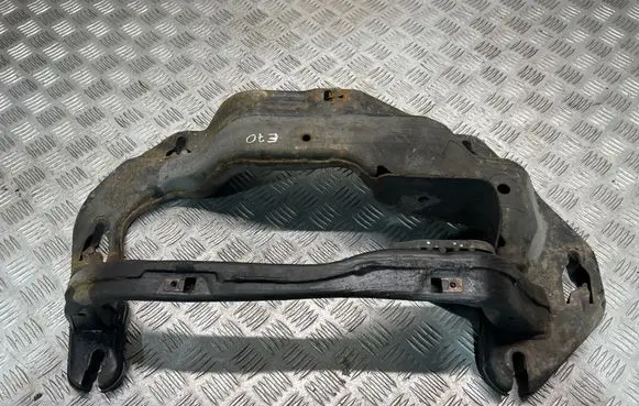 BMW X5 E70 Gearbox mounting bracket 
