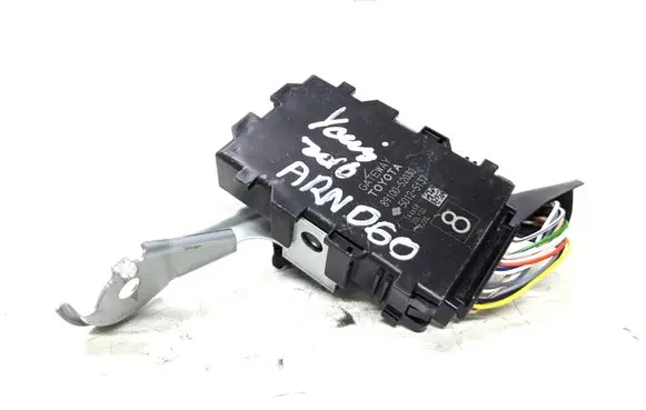 Toyota Yaris Gateway control module 8910052030