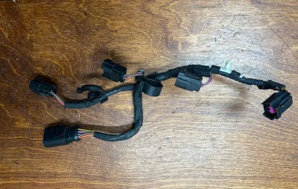 Volkswagen Golf VII Fuel injector wires 1J0973814