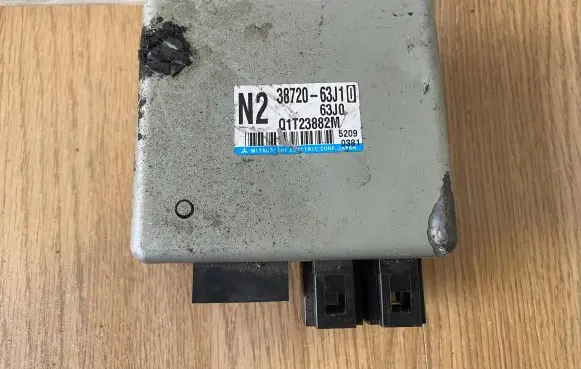 Suzuki Swift I Power steering control unit/module 3872063J10 Q1T23882M
