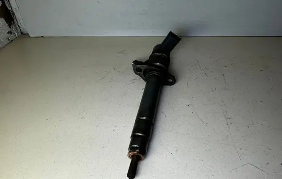Volvo V70 Fuel injector 0445110078 8658353