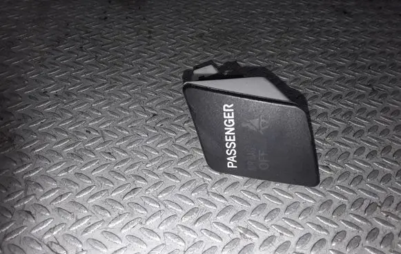 Toyota Yaris Passenger airbag on/off switch 839500D010