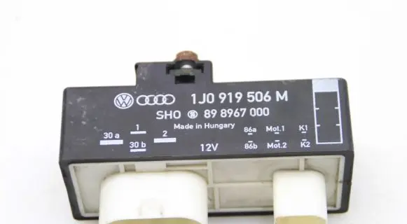 Volkswagen Polo Coolant fan relay 1J0919506M