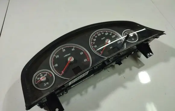 Opel Signum Speedometer (instrument cluster) 13186672CS