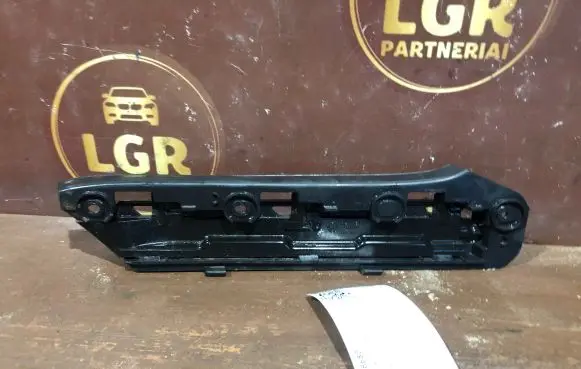 Volkswagen Touran I Front bumper mounting bracket 1T0807049 1T0807935