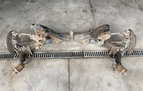 Honda CR-V Rear axle beam