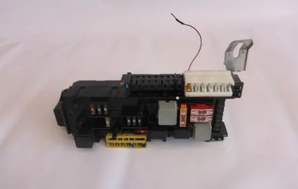 Mercedes-Benz C W204 SAM control unit A2049006301