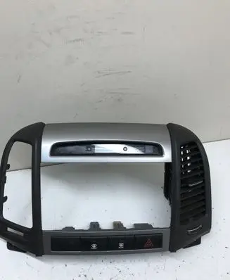 Hyundai Santa Fe Dash center air vent grill 945302B000