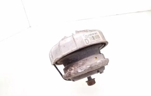 Mercedes-Benz Vito Viano W639 Engine mount bracket A6392410413