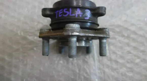 Tesla Model 3 Rear wheel hub 104412300B