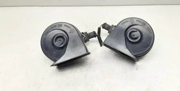 Volvo V50 Horn signal 30796711 30796712