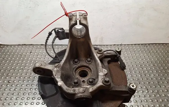 Front wheel hub spindle knuckle