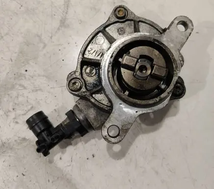 Renault Laguna II Vacuum pump 8200102535