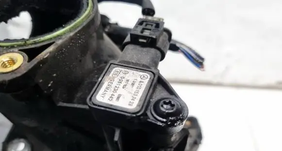 Mercedes-Benz A W176 Air pressure sensor A0101537428 0261230442