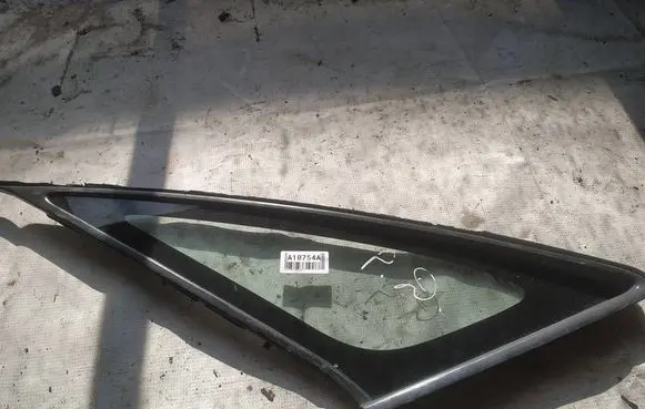 Toyota Corolla Verso E121 Front triangle window/glass as2