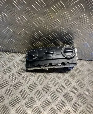 Mercedes-Benz A W169 Interior fan control switch 1698301785 A1698301785