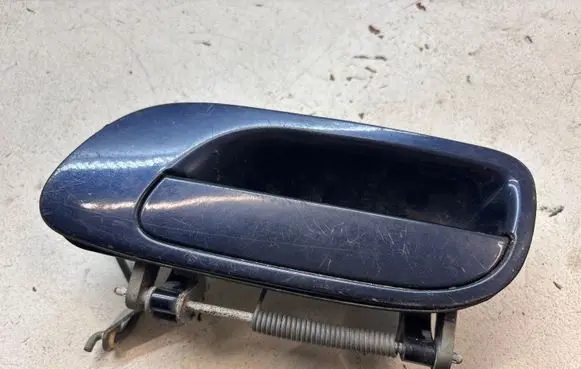Volvo V70 Front door exterior handle 7410
