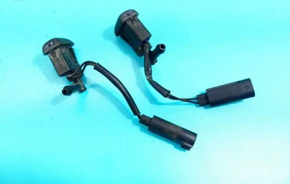 BMW 1 E81 E87 Windshield washer spray nozzle 7110851 IMPRK1174337