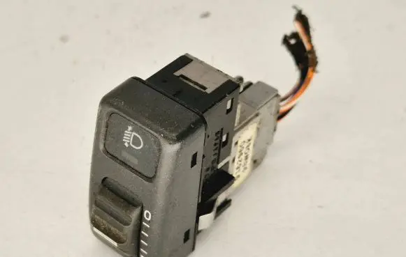 Volvo S70 V70 V70 XC Headlight level height control switch 9162960 98W08K