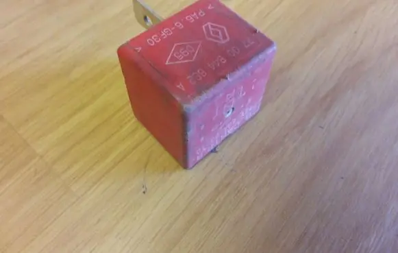 Renault Laguna I Other relay 7700844682A