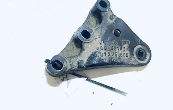 Skoda Fabia Mk1 (6Y) Engine mounting bracket 6q0199185k