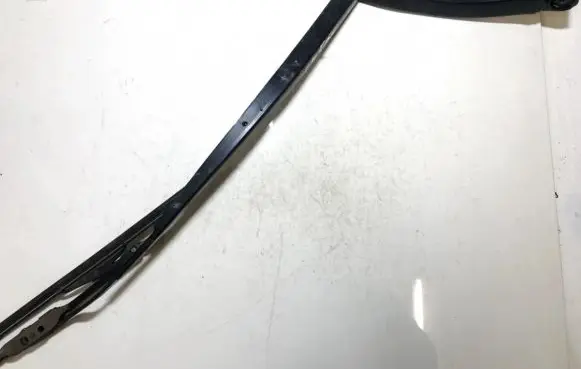 Nissan X-Trail T31 Front wiper blade arm