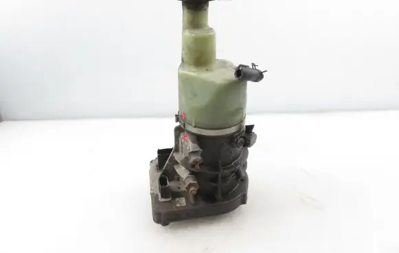 Ford Mondeo MK IV Power steering pump BG913K514AB