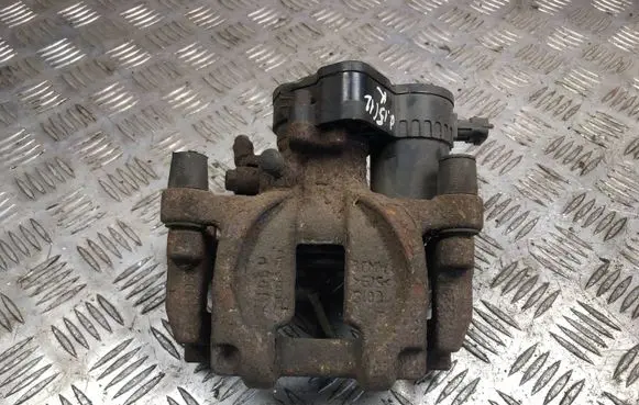 Subaru Outback (BS) Rear brake caliper 26620AL030