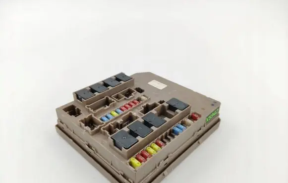 Renault Clio III Fuse module 674660A