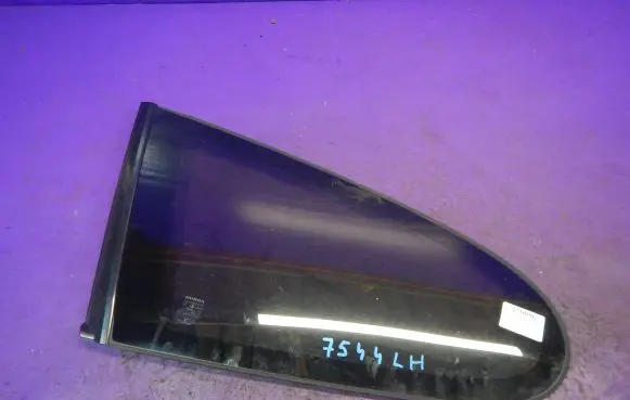 Honda Stream Rear side window