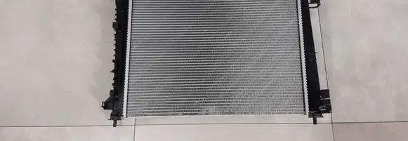 Dacia Sandero III Coolant radiator 214103645R