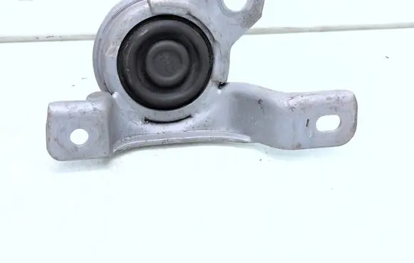 Volvo V60 Engine mount bracket 31330135