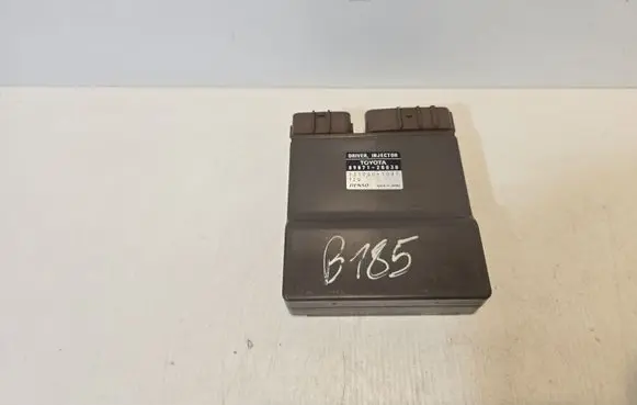 Toyota Avensis T220 Fuel injection control unit/module 8987120030