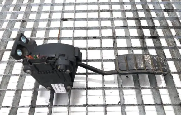 Renault Master II Accelerator throttle pedal 8200778349
