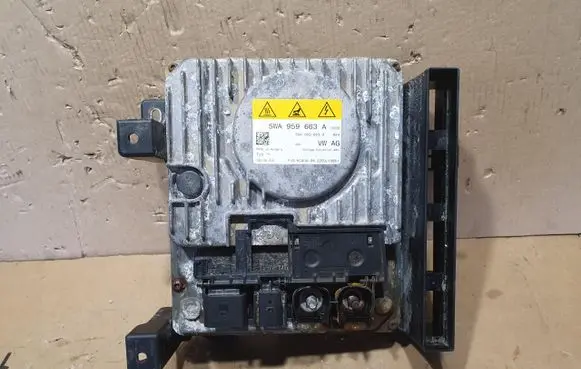 Volkswagen Golf VIII Voltage converter inverter 5WA959663A