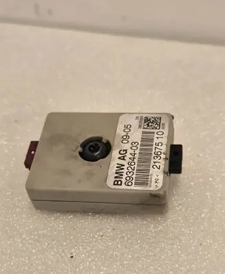 BMW 3 E90 E91 Antenna control unit 6932644 21367510 28023299