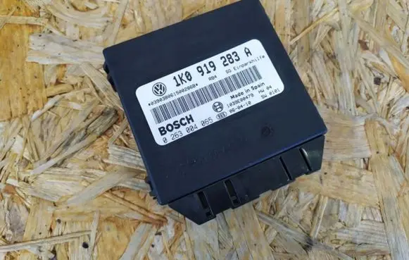 Volkswagen Golf V Comfort/convenience module 3C0937049E