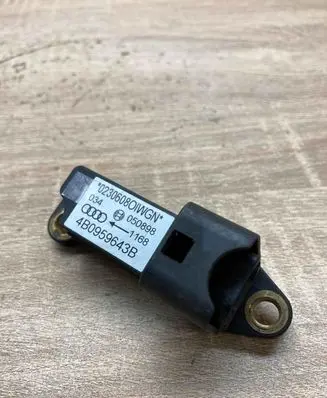 Audi A6 S6 C5 4B Airbag deployment crash/impact sensor 4B0959643B Used