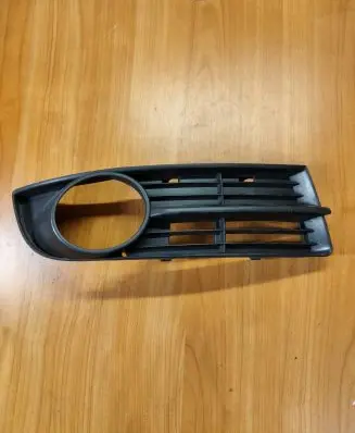 Volkswagen Touran I Front bumper lower grill 1T0853666A 13404