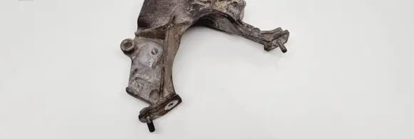 Citroen Xsara Picasso Engine mounting bracket 9635969880