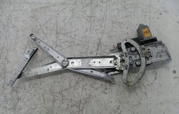Opel Corsa B Front door window regulator with motor 90520187