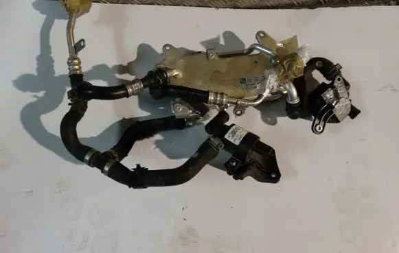 Audi A8 S8 D5 Gearbox oil cooler pipe/hose 4M0317021G