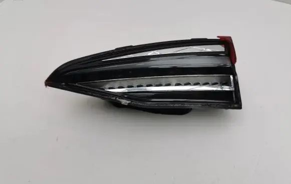 Skoda Octavia Mk4 Tailgate rear/tail lights 5E7945308B