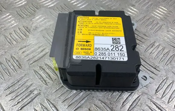 Mitsubishi Outlander Airbag control unit/module 8635A282